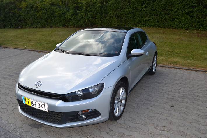 Sølv VW Scirocco fra 2011
