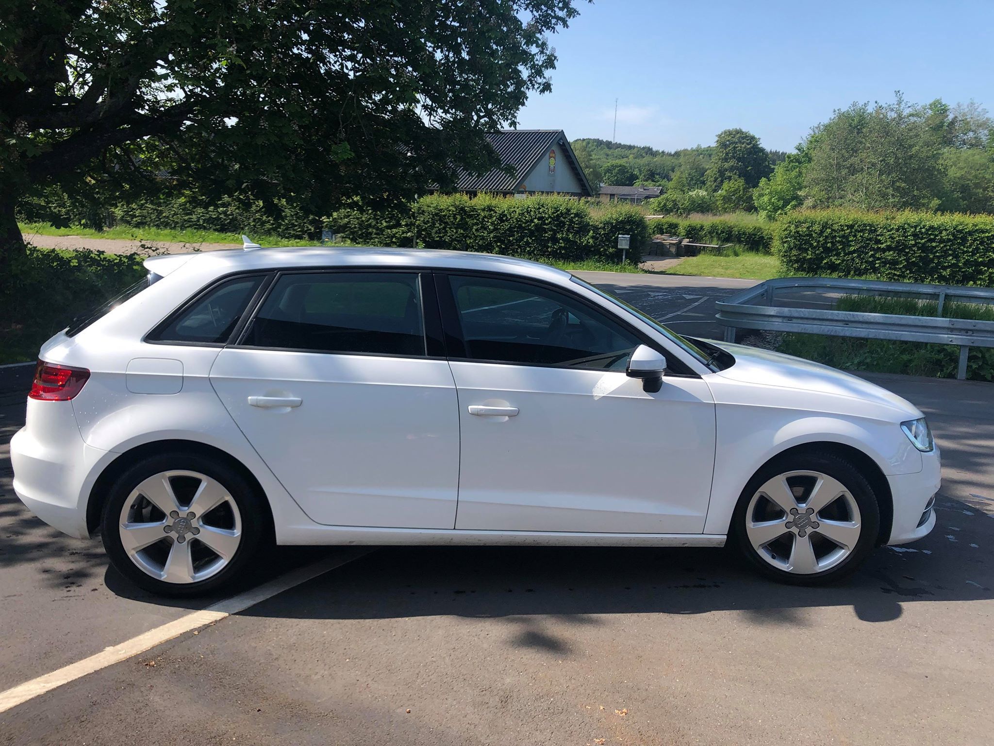 Hvid Audi A3 Sportback fra 2016