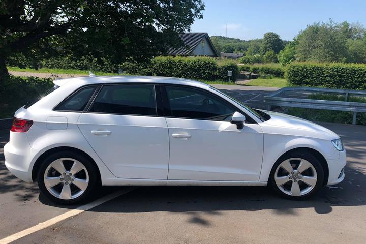 Hvid Audi A3 Sportback fra 2016