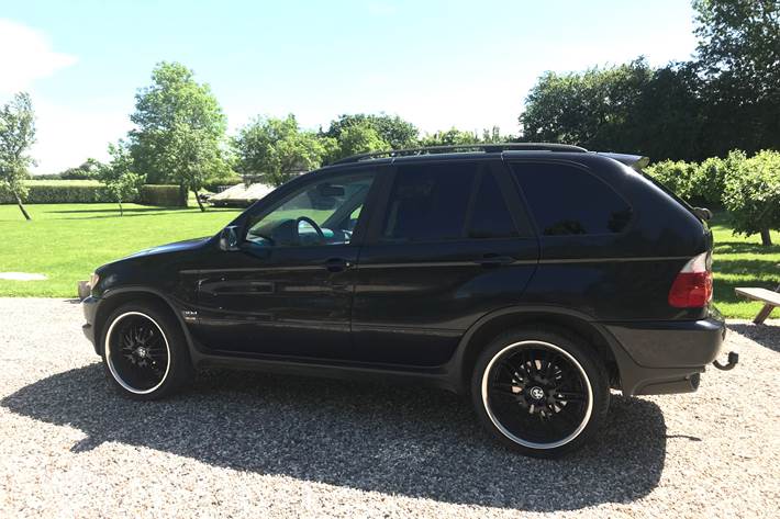 Sort BMW X5 fra 2002