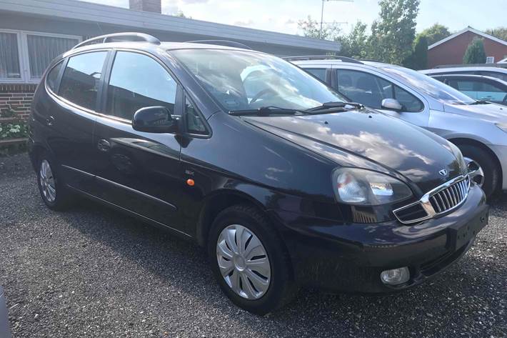 Sort Daewoo Tacuma fra 2003