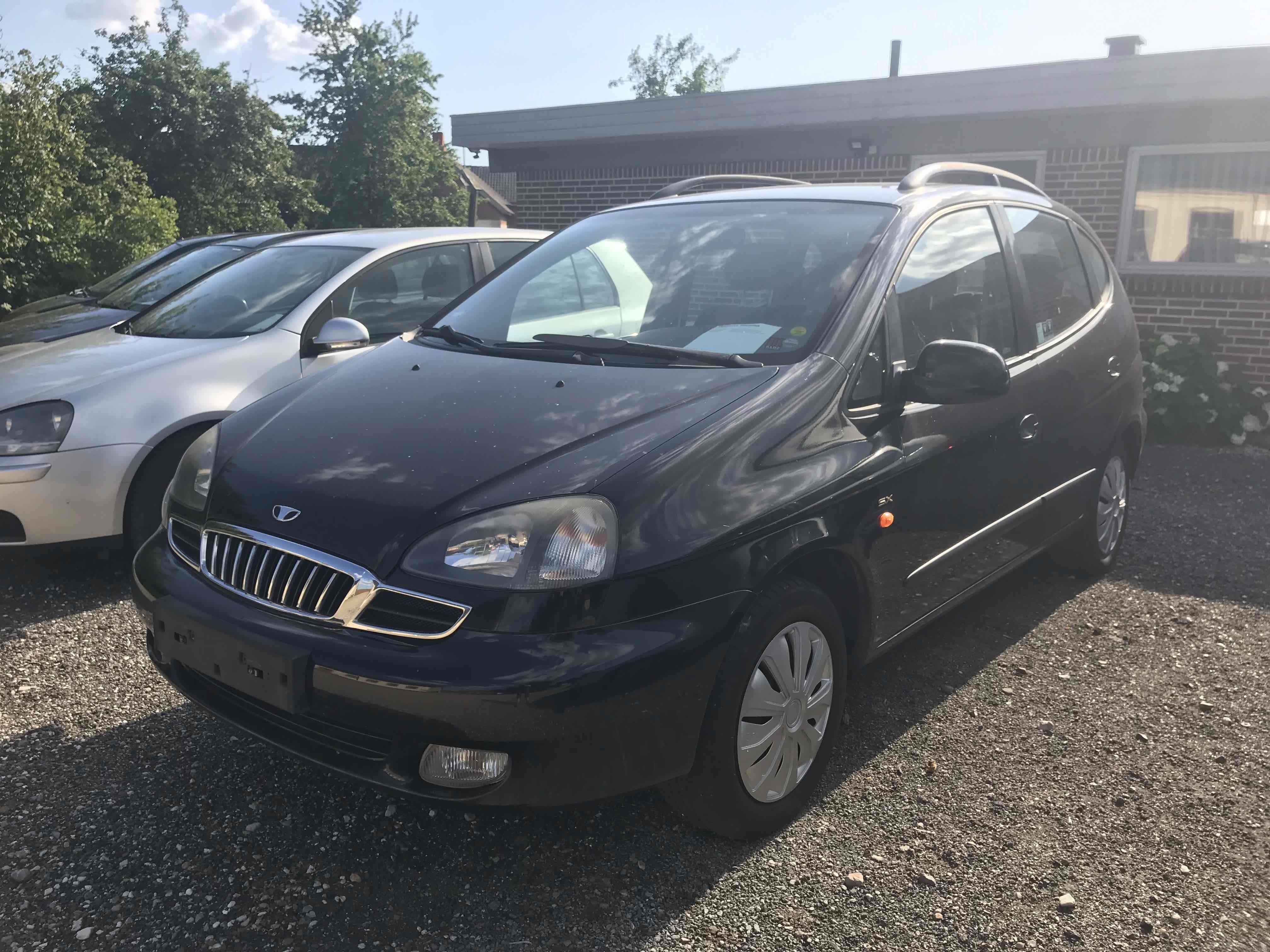Sort Daewoo Tacuma fra 2003