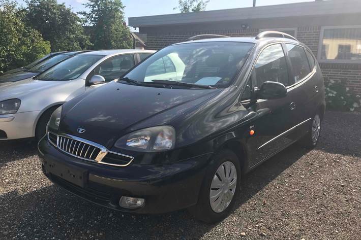 Sort Daewoo Tacuma fra 2003