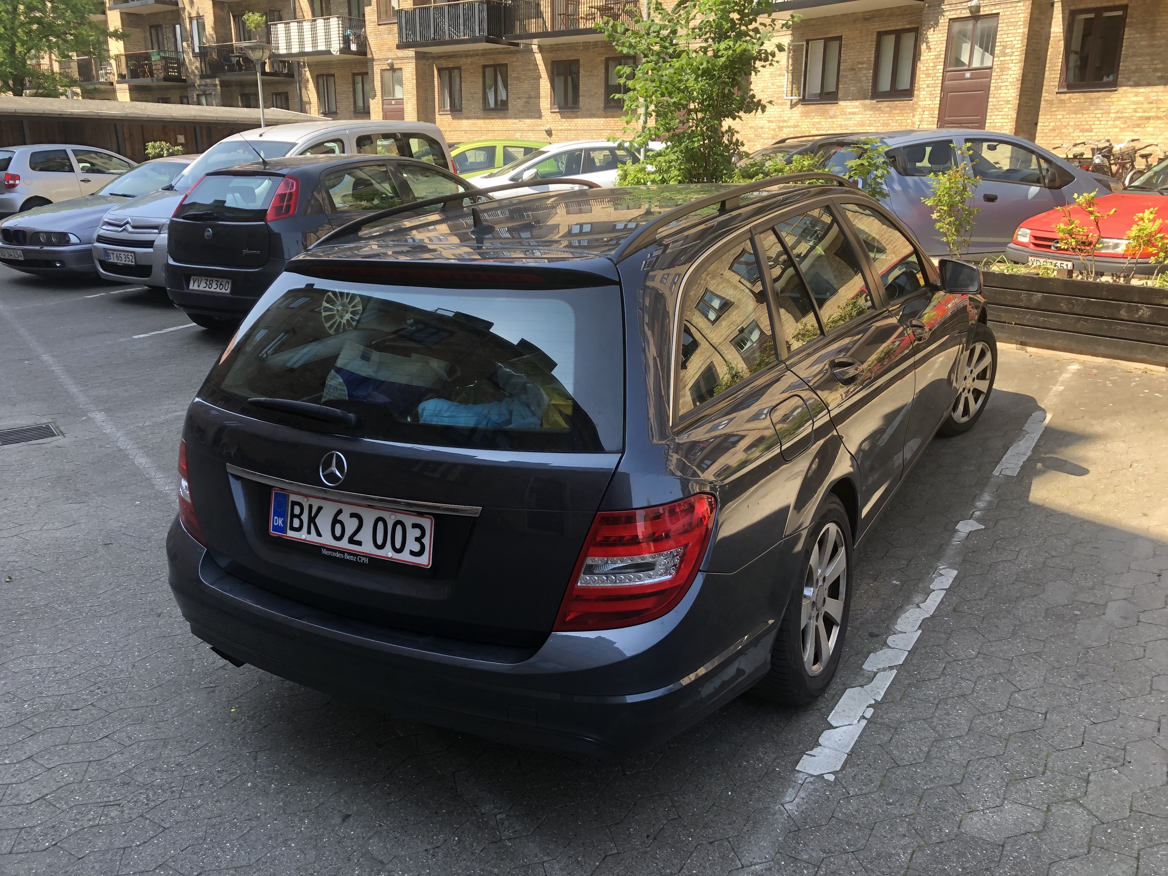 Blå Mercedes C200 fra 2014