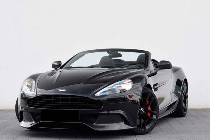 Grå Aston Martin Vanquish fra 2016