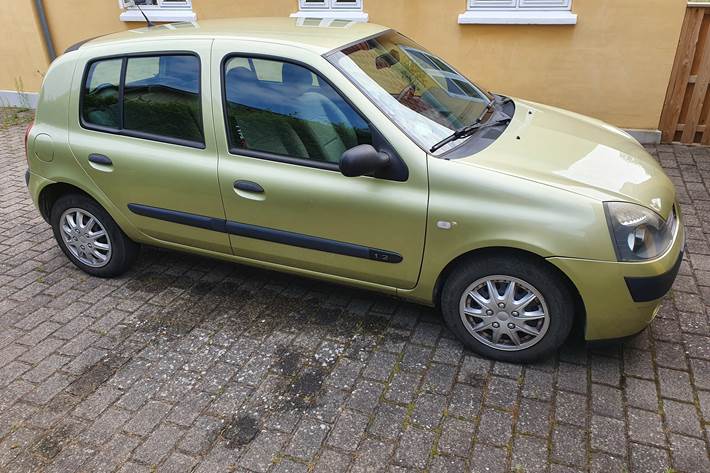 Grøn Renault Clio fra 2006