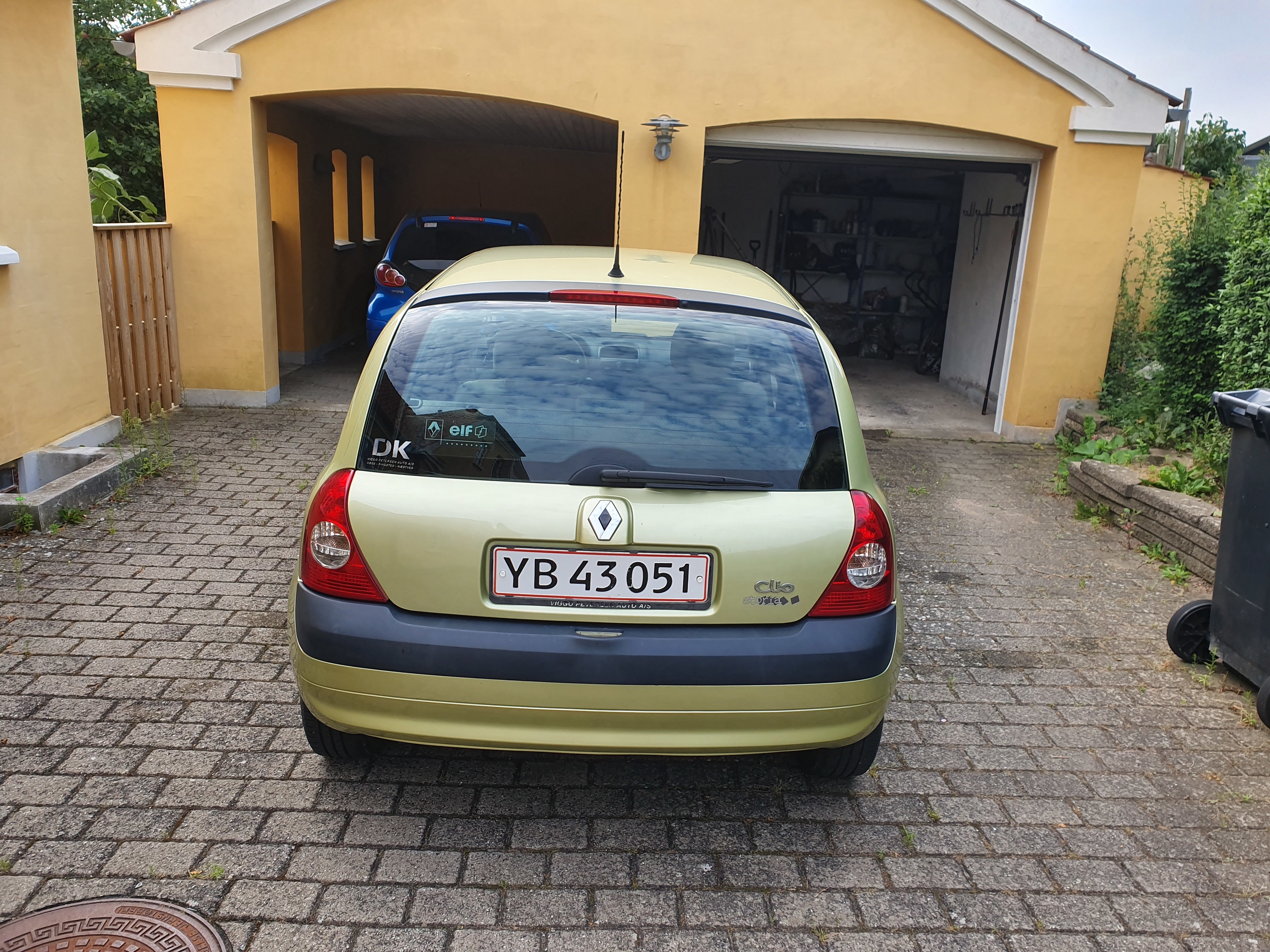 Grøn Renault Clio fra 2006
