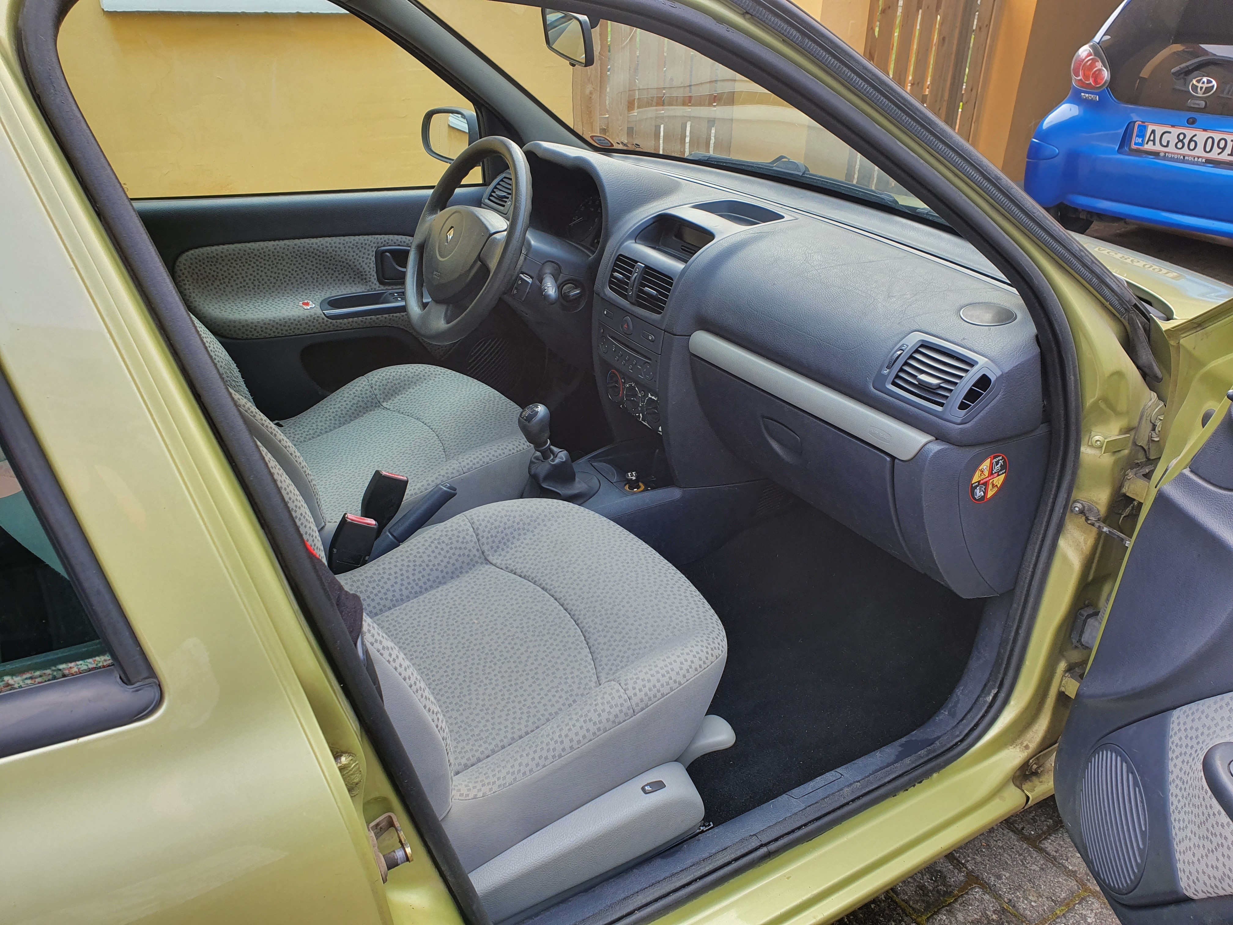 Grøn Renault Clio fra 2006