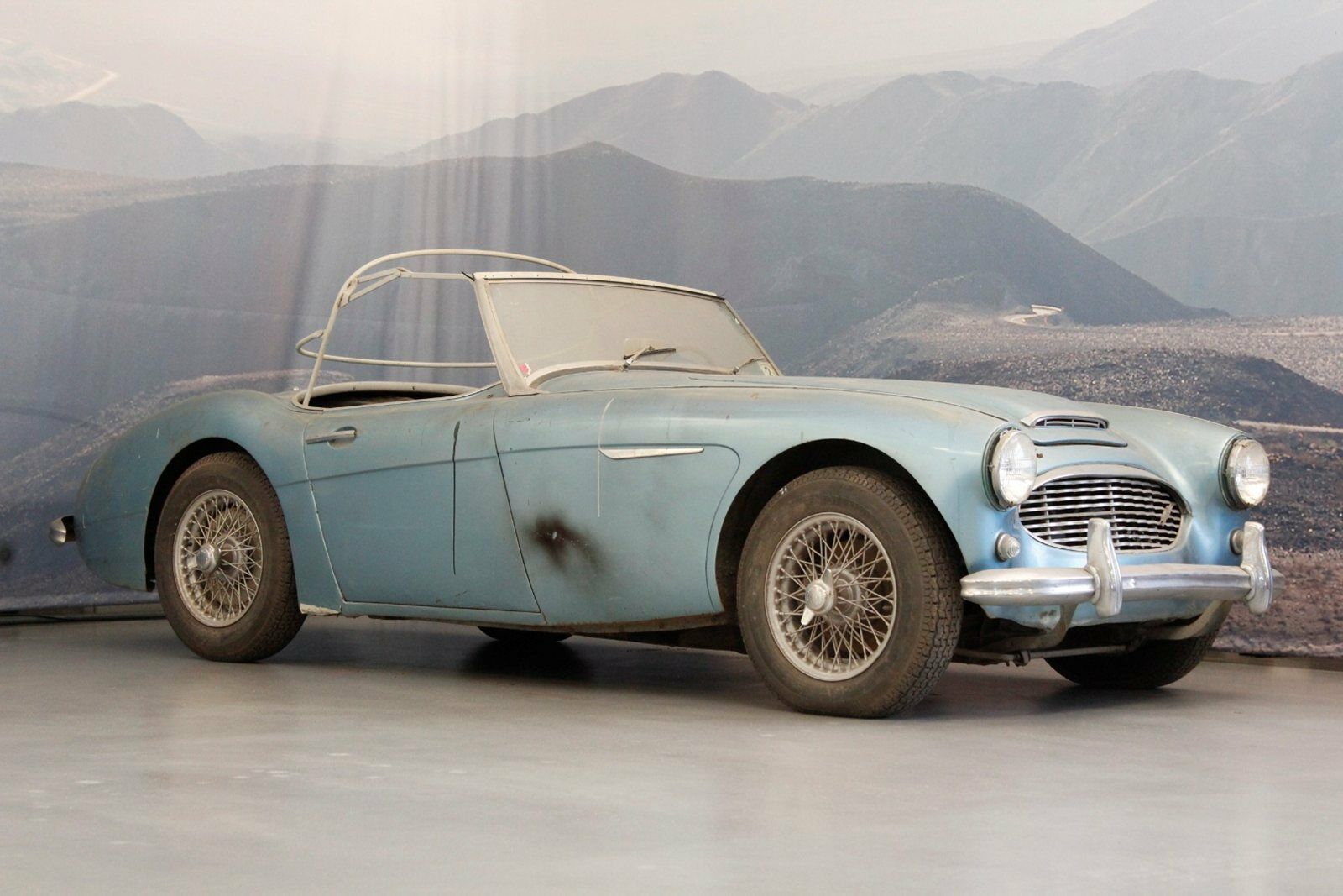 Blå Austin Healey 3000 fra 1960
