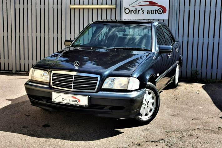 Blå Mercedes C180 fra 1999