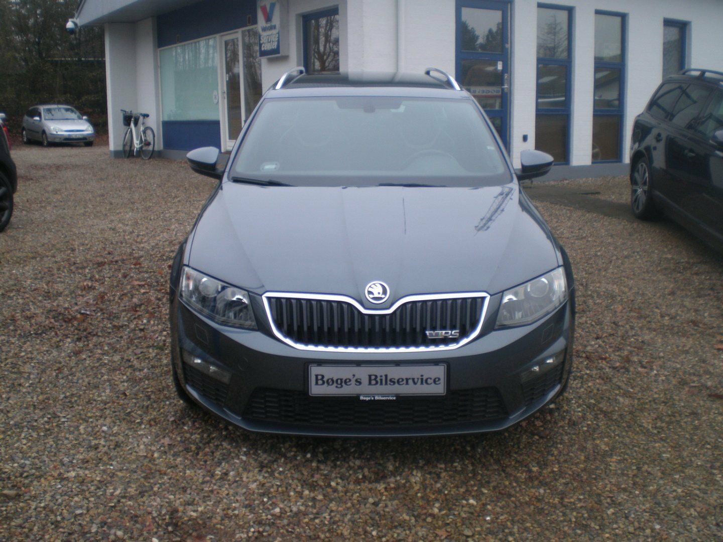 Grå Skoda Octavia fra 2016