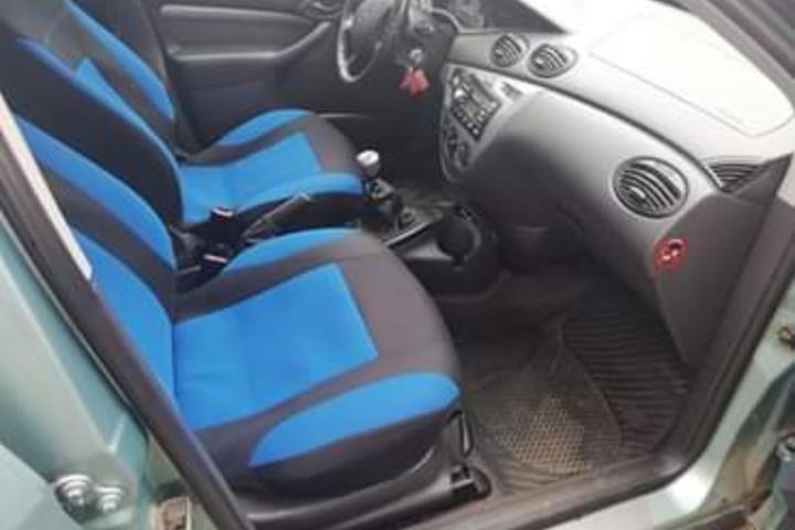 Grøn Ford Focus fra 1999