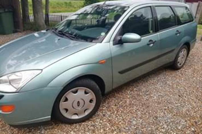 Grøn Ford Focus fra 1999