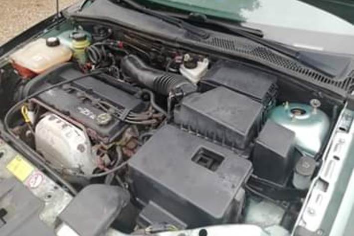 Grøn Ford Focus fra 1999