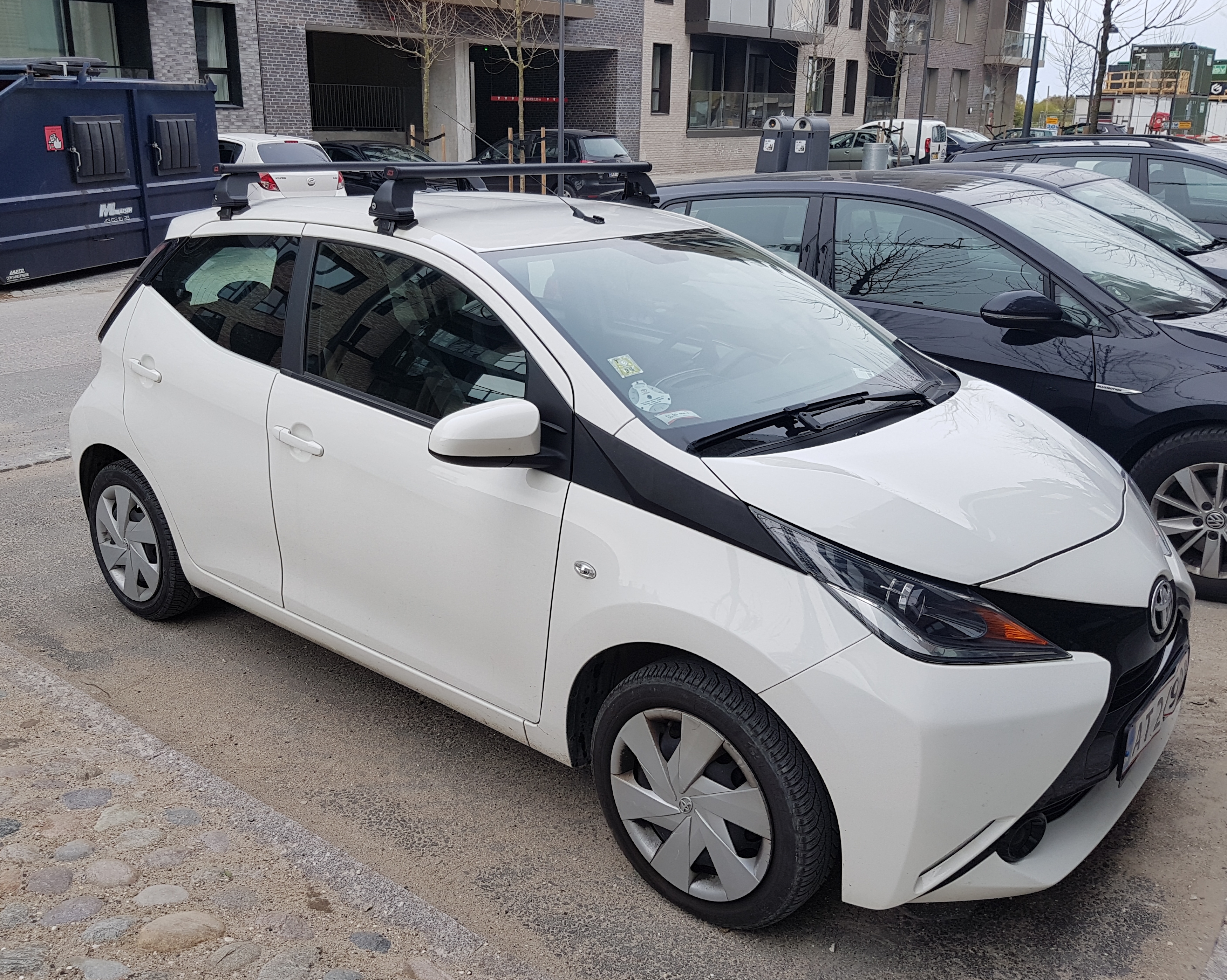 Hvid Toyota Aygo fra 2014