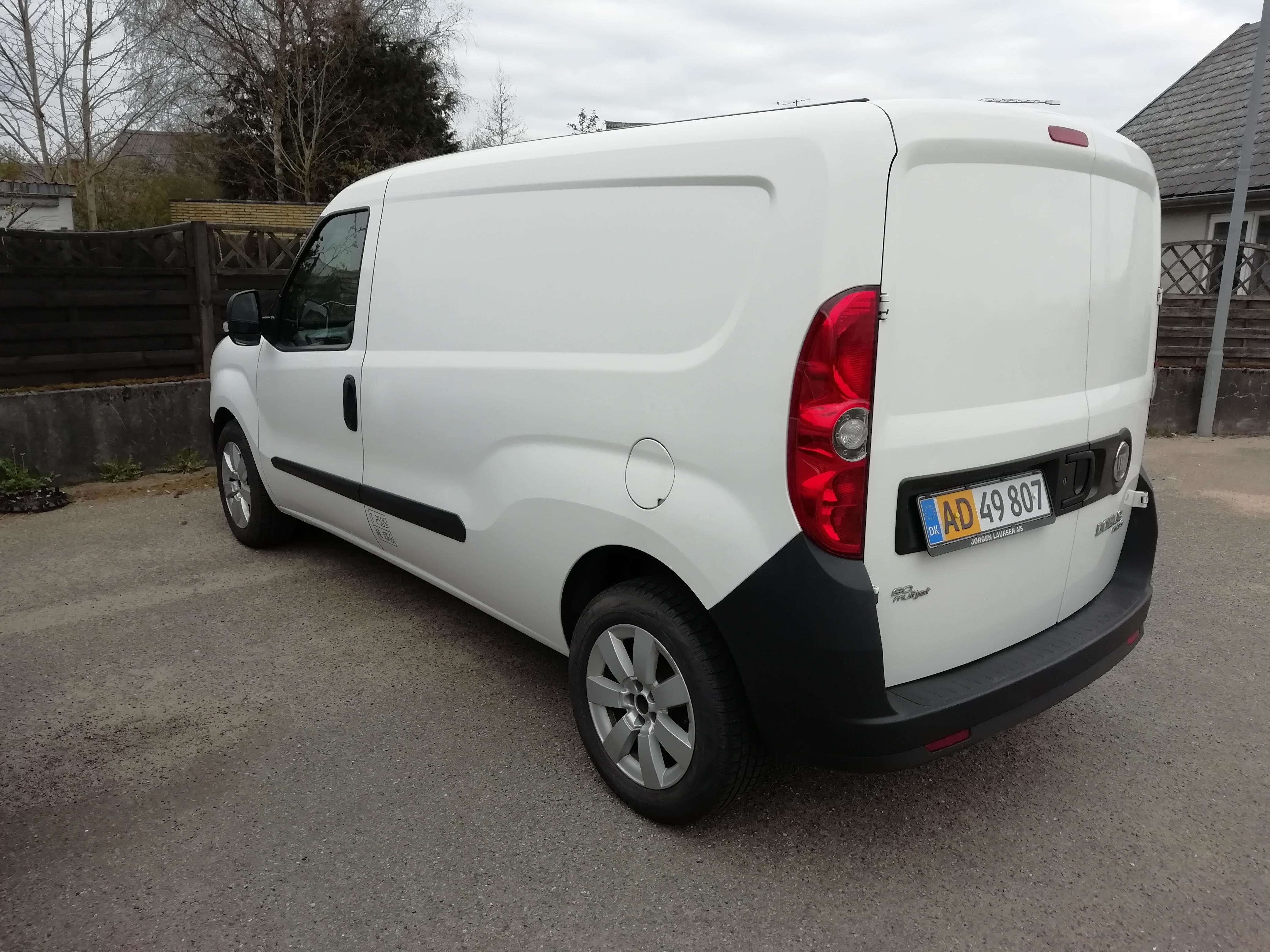 Hvid Fiat Doblò Cargo fra 2010