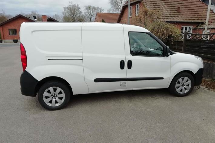 Hvid Fiat Doblò Cargo fra 2010