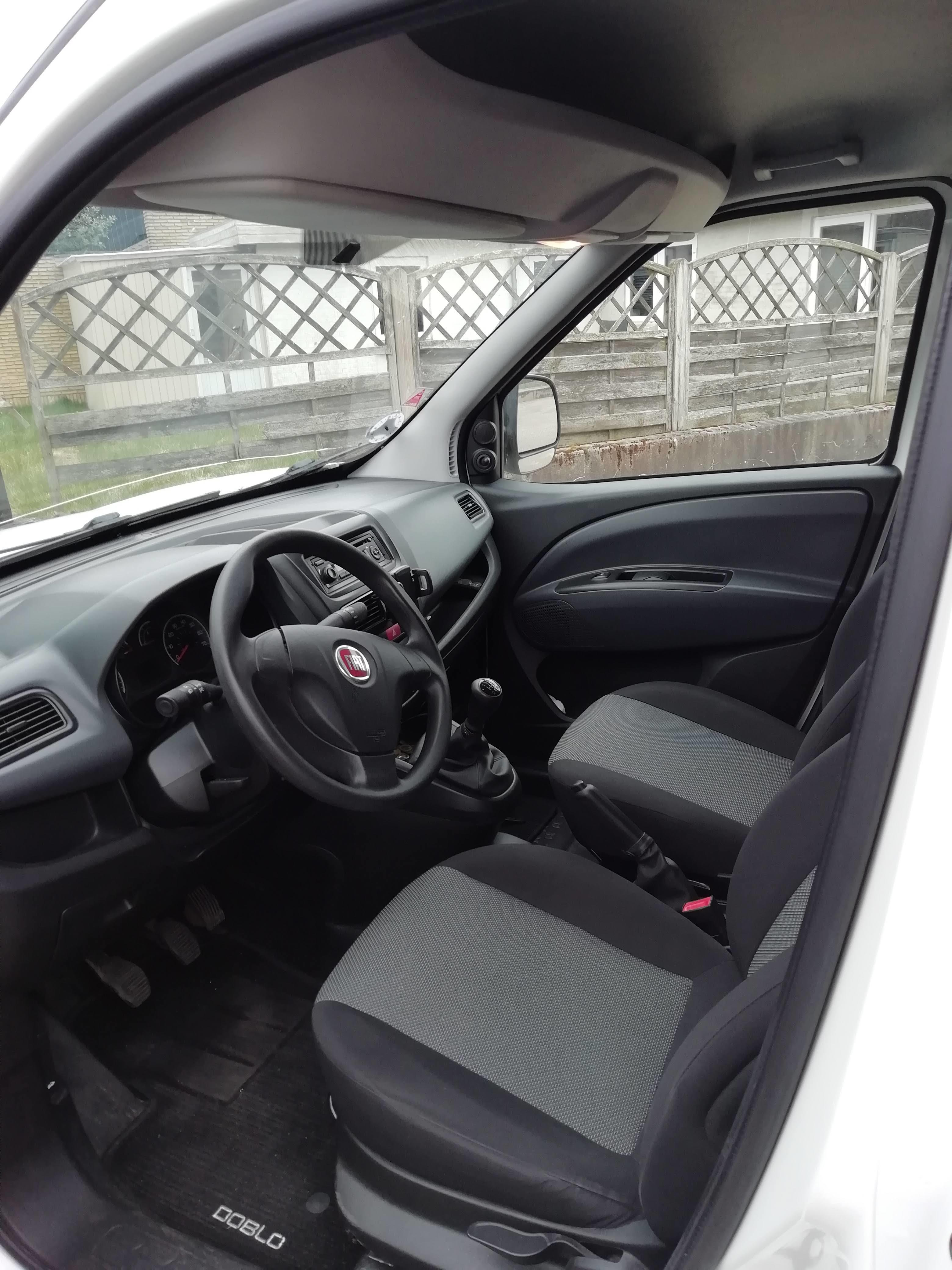 Hvid Fiat Doblò Cargo fra 2010
