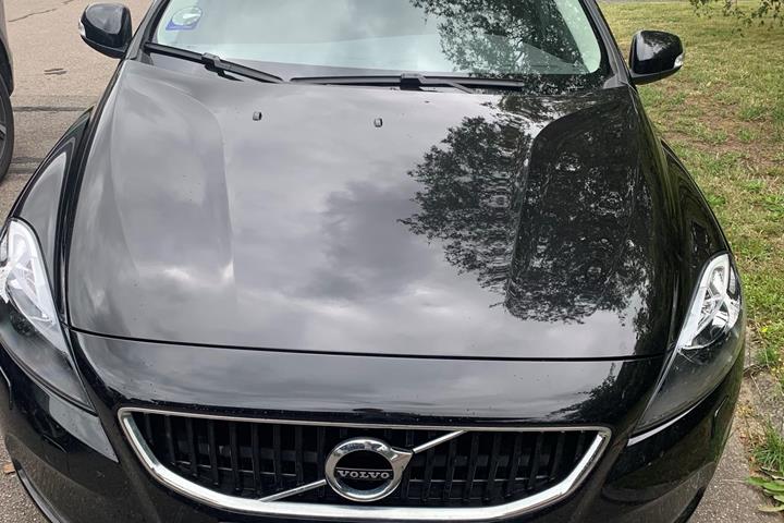 Sort Volvo V40 fra 2018