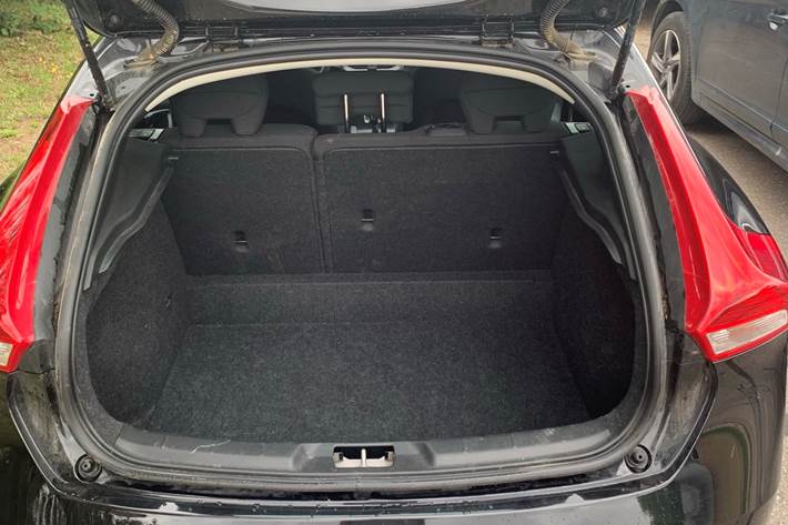 Sort Volvo V40 fra 2018