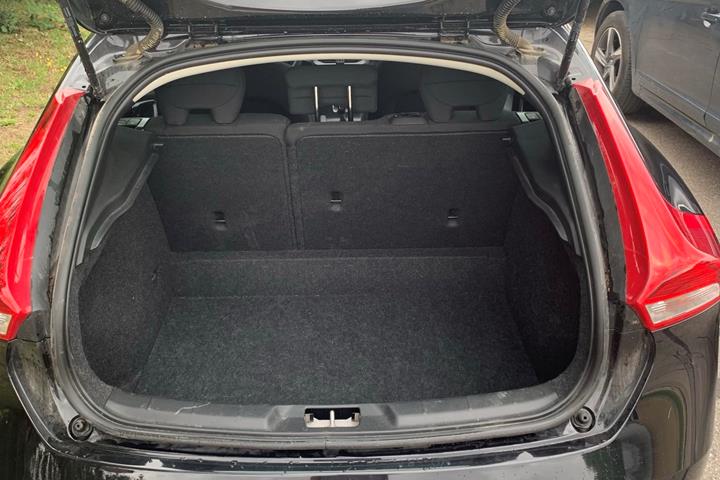 Sort Volvo V40 fra 2018