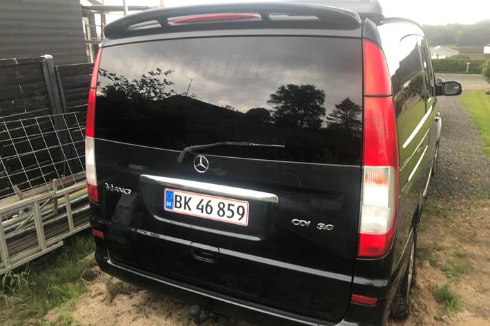 Sort Mercedes Viano fra 2007
