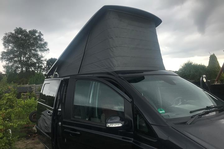 Sort Mercedes Viano fra 2007