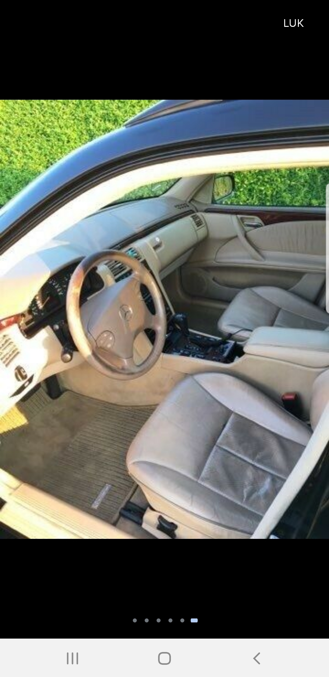 Sort Mercedes 200 E fra 2000