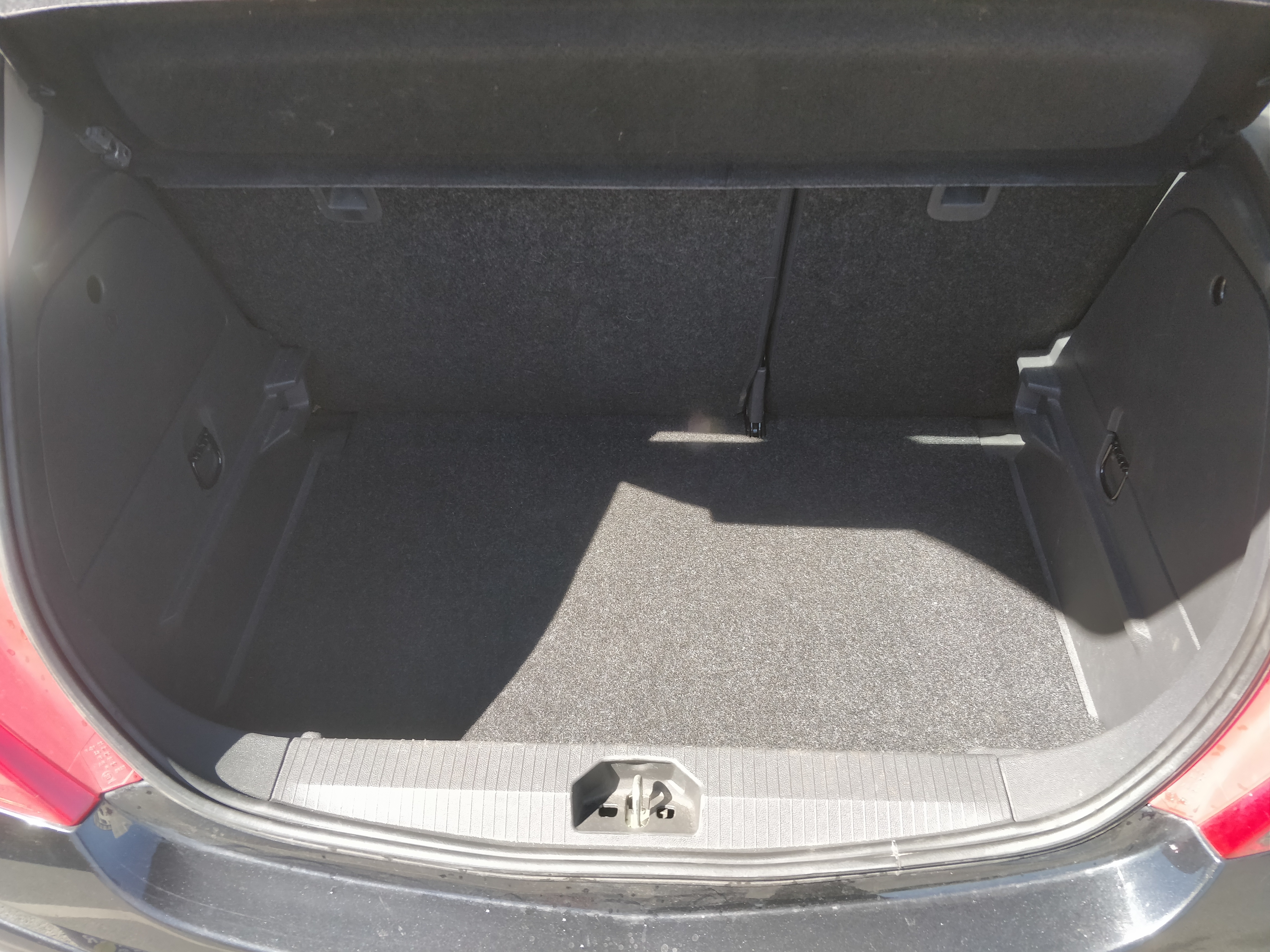 Sort Opel Corsa fra 2013