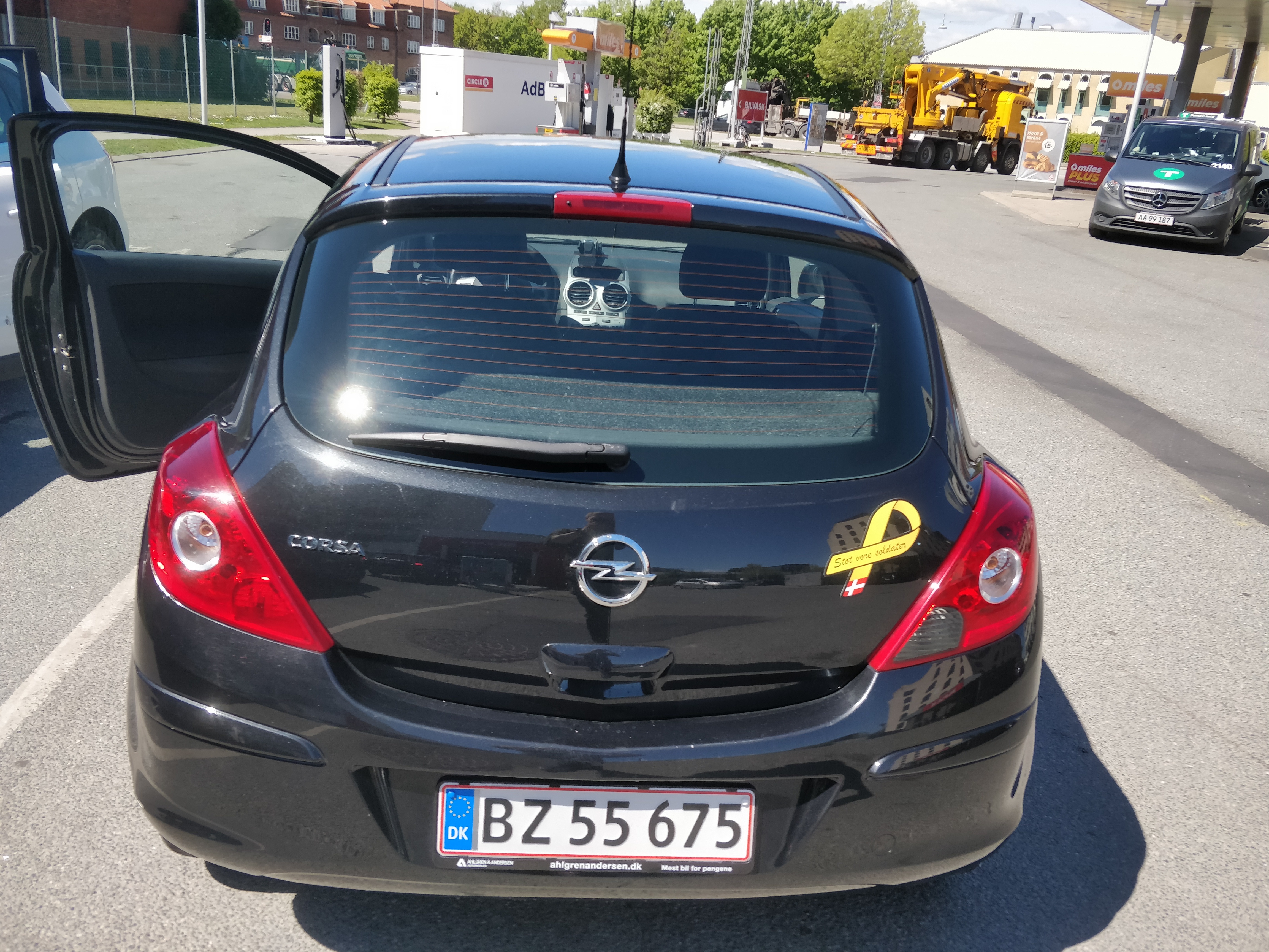 Sort Opel Corsa fra 2013