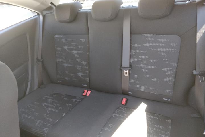 Sort Opel Corsa fra 2013