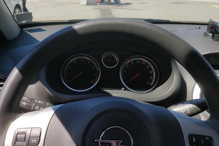 Sort Opel Corsa fra 2013