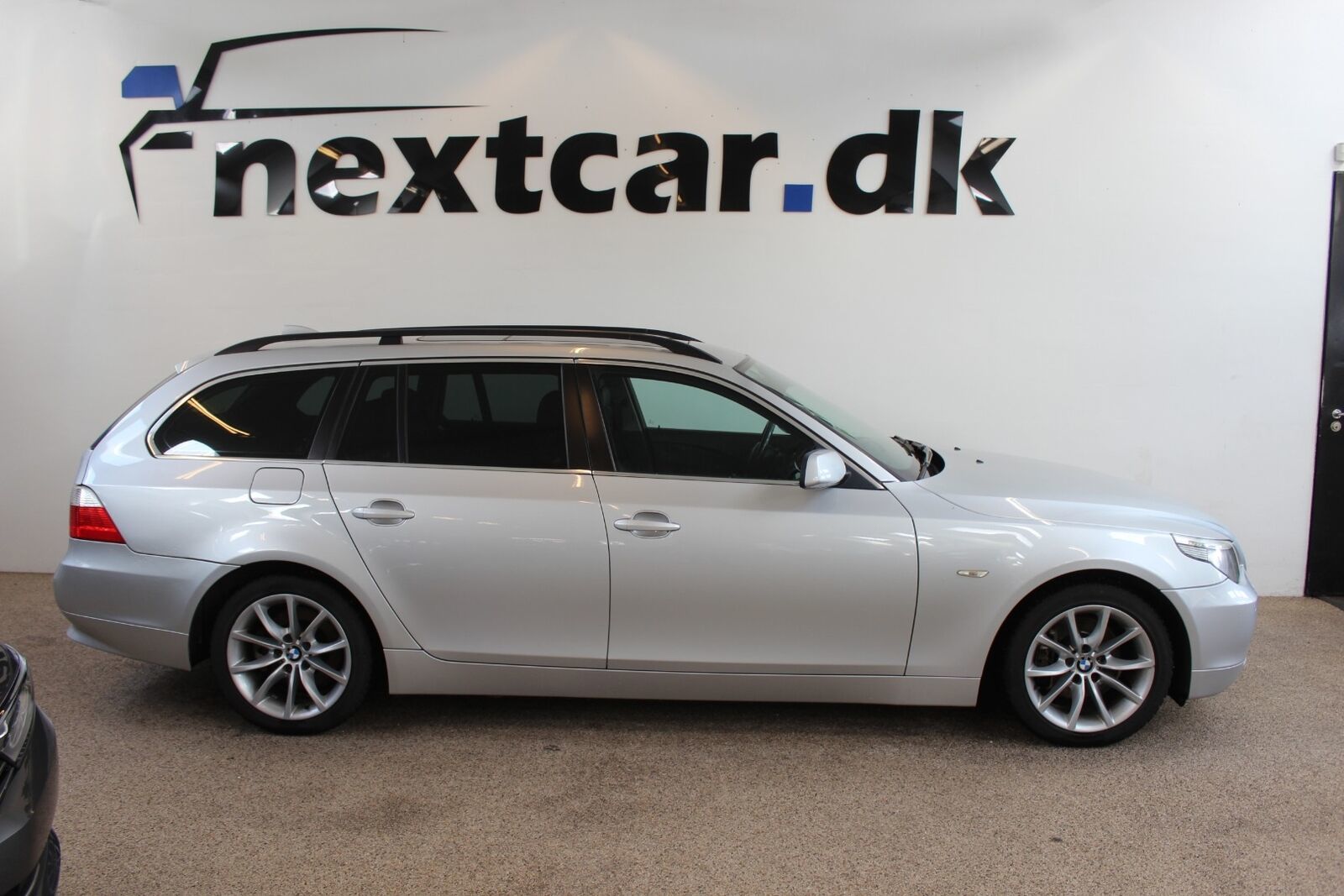 Grå BMW 530d fra 2006