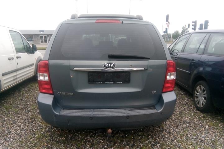 Grå Kia Carnival fra 2007