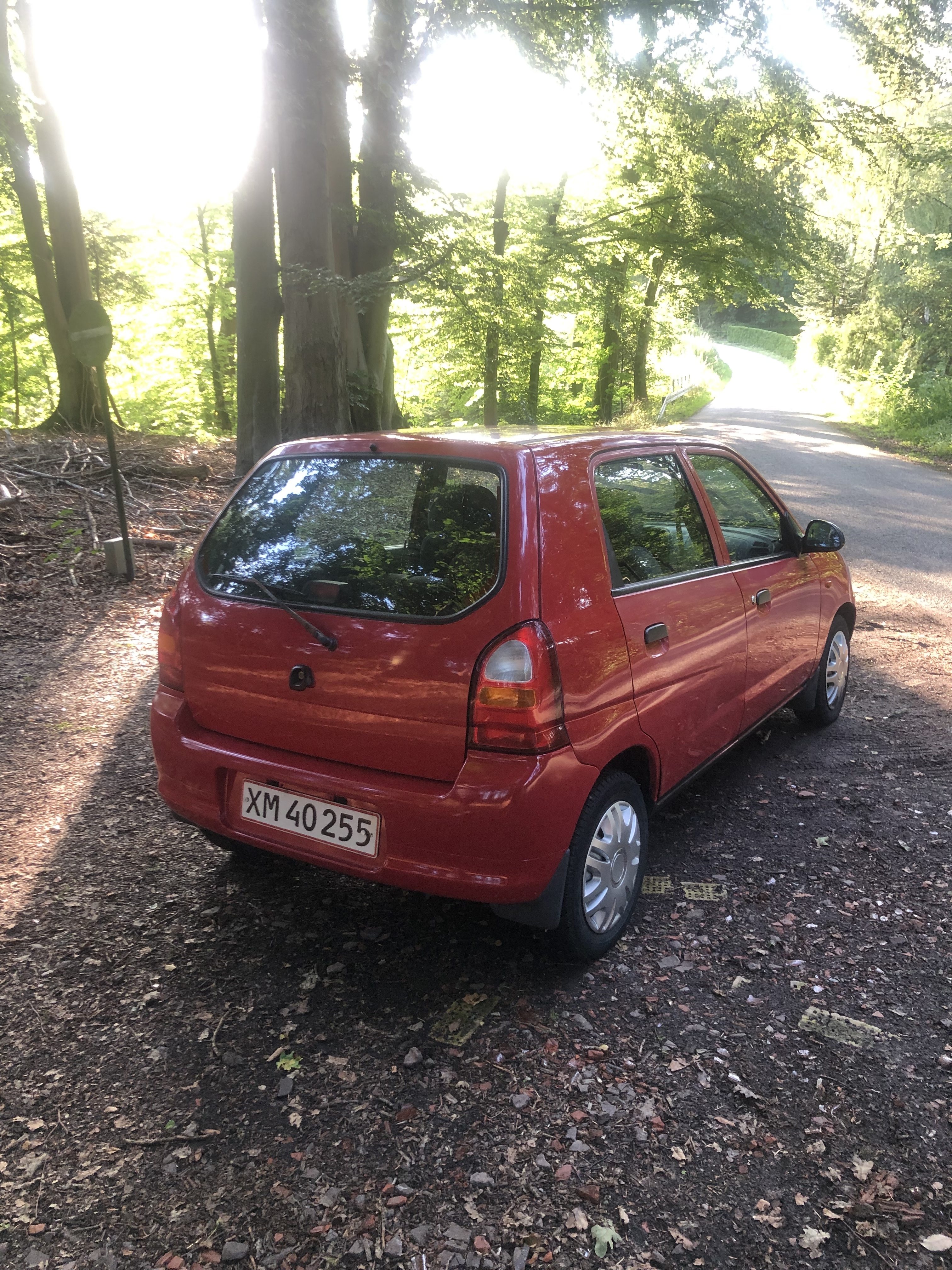Rød Suzuki Alto fra 2005