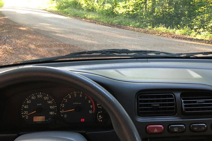 Rød Suzuki Alto fra 2005