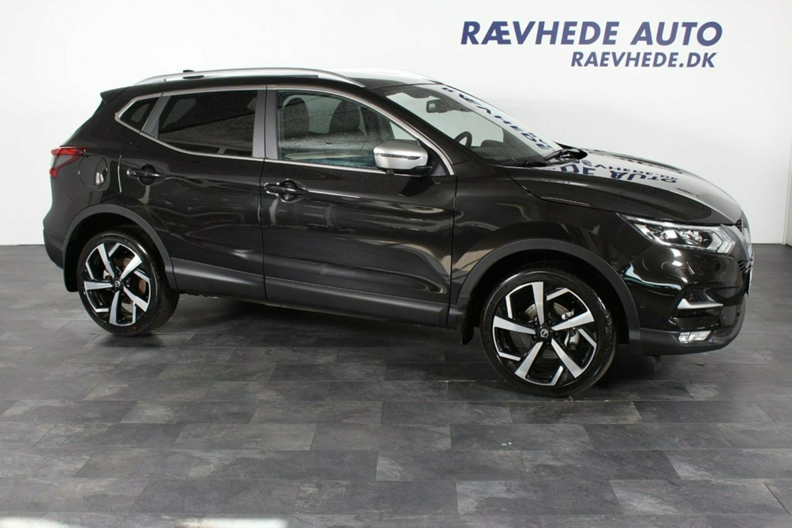 Grå Nissan Qashqai fra 2019