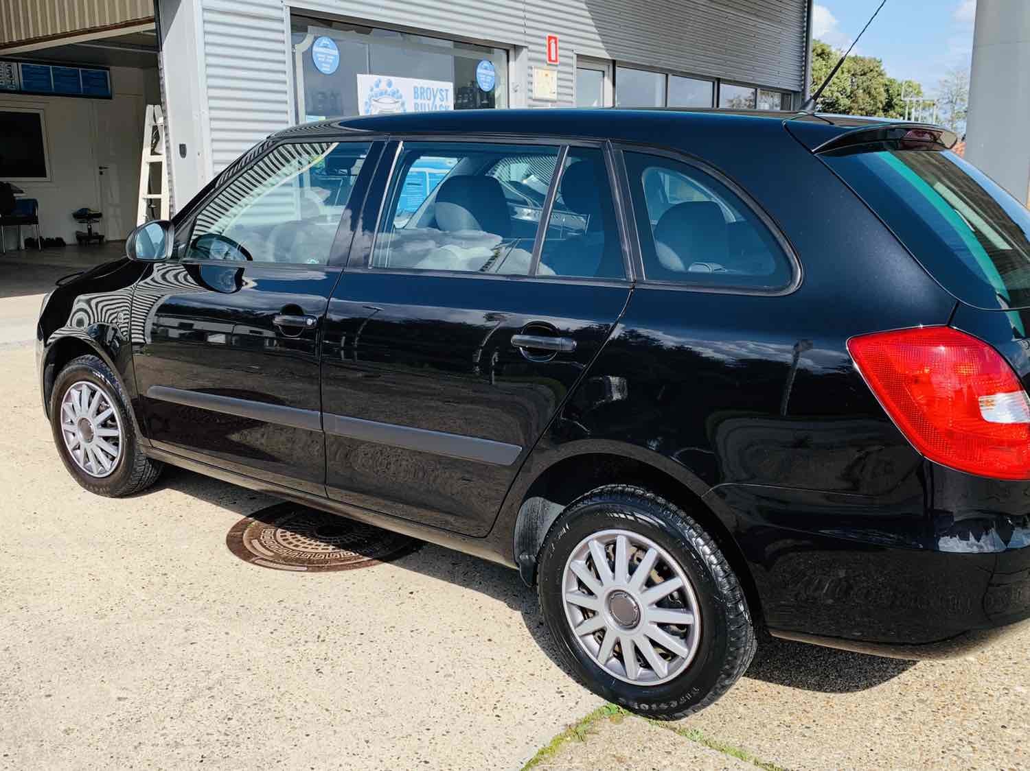Sort Skoda Fabia fra 2010