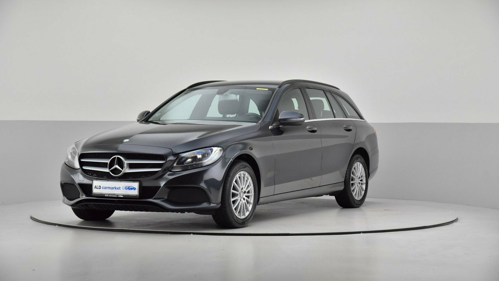 Grå Mercedes C200 d fra 2016