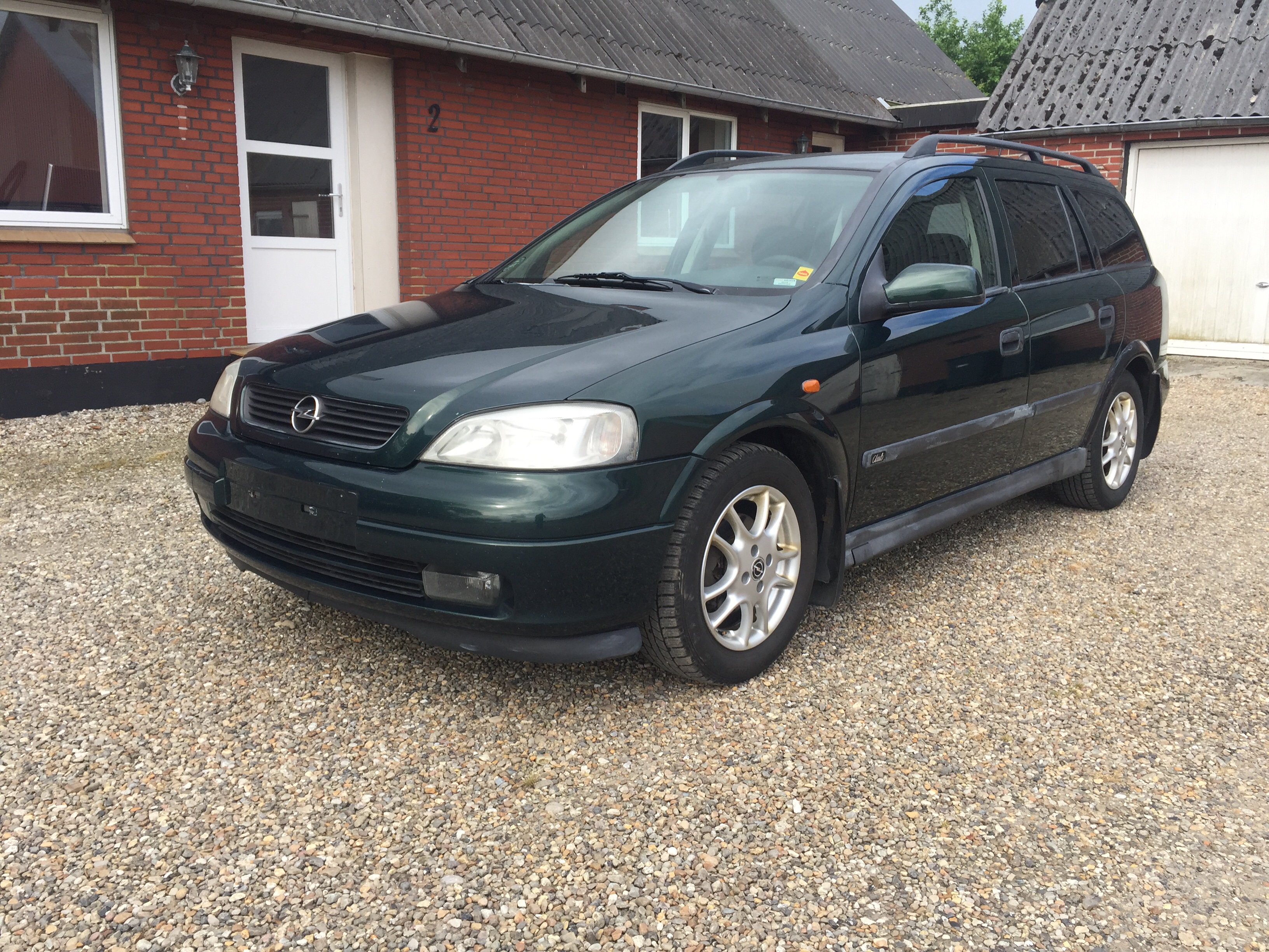Grøn Opel Astra fra 1999