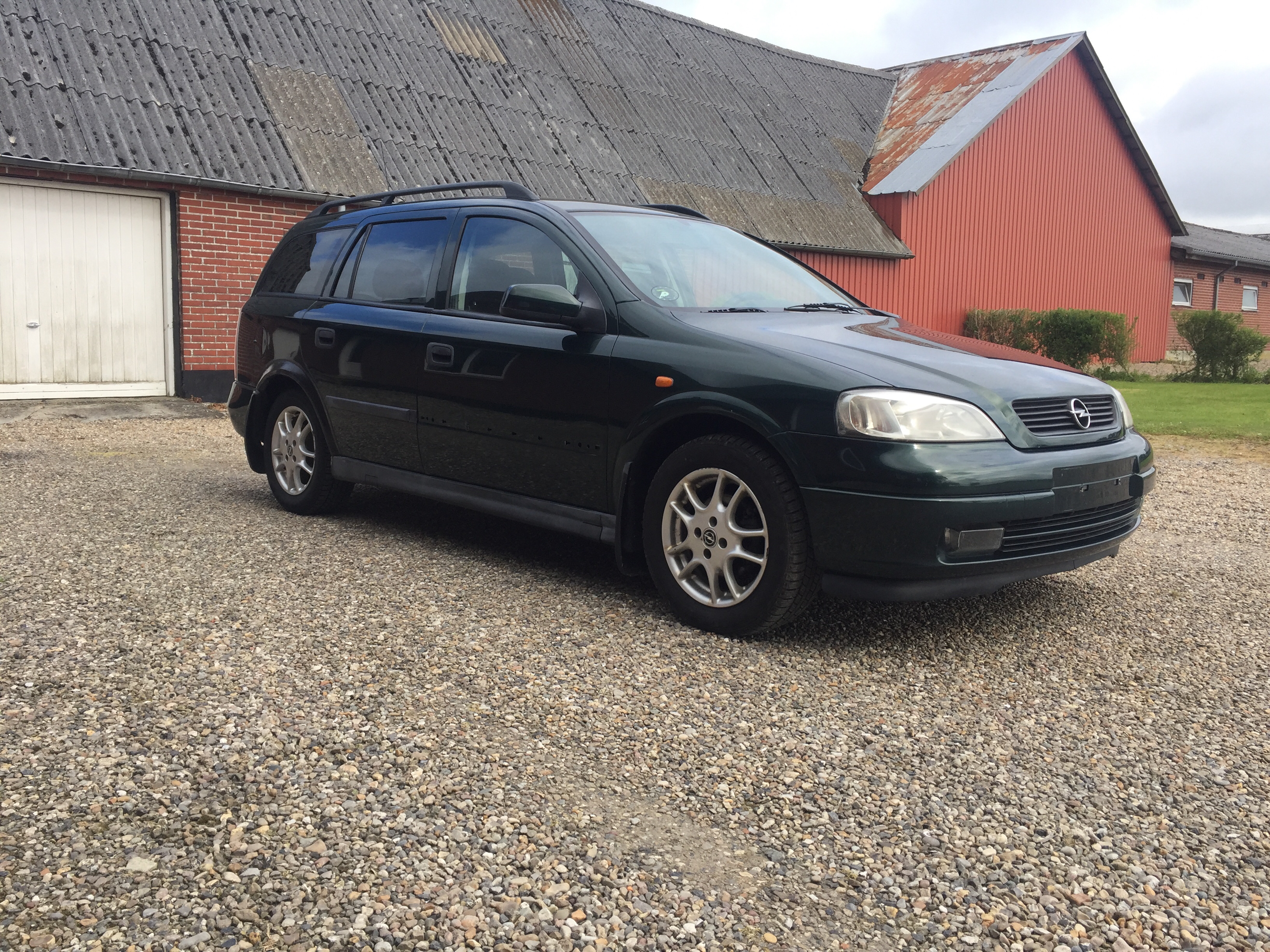 Grøn Opel Astra fra 1999