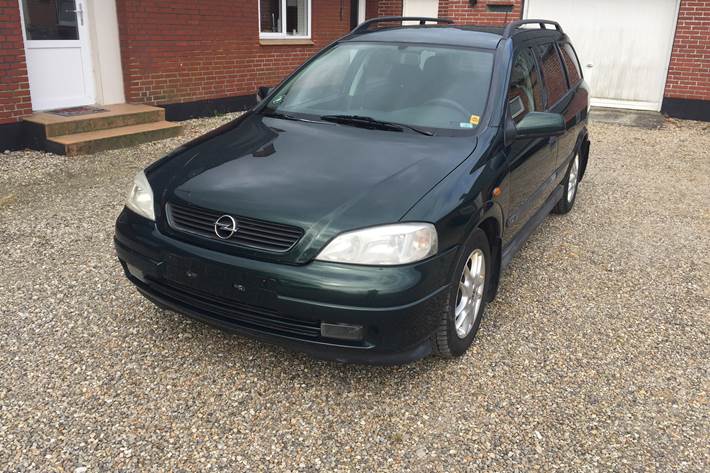 Grøn Opel Astra fra 1999