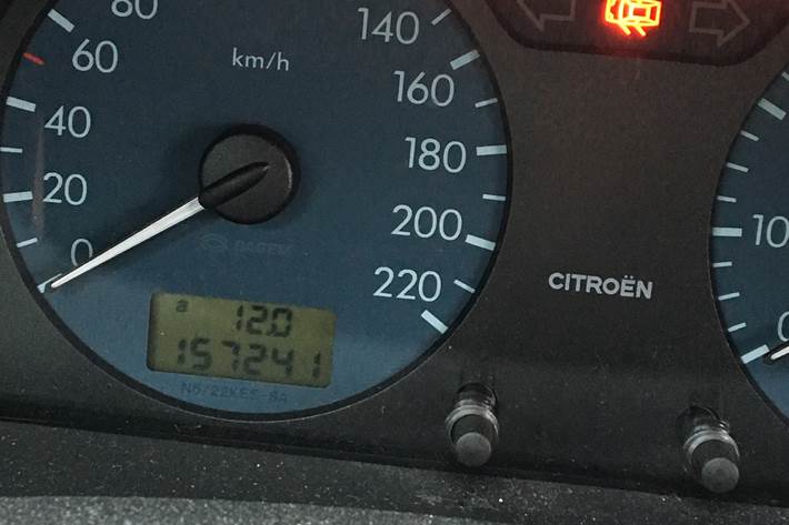 Sølv Citroën Xsara fra 2001