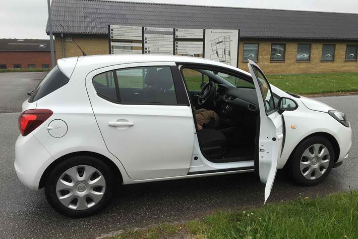 Hvid Opel Corsa fra 2016