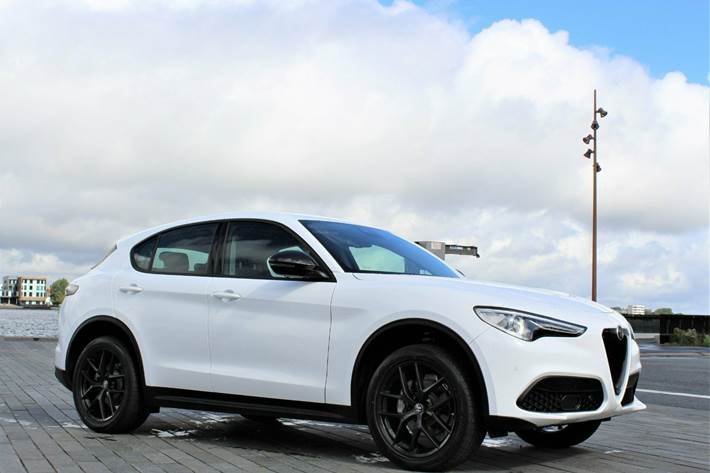 Hvid Alfa Romeo Stelvio fra 2019