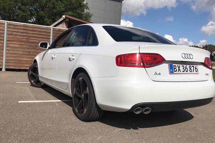 Hvid Audi A4 fra 2011