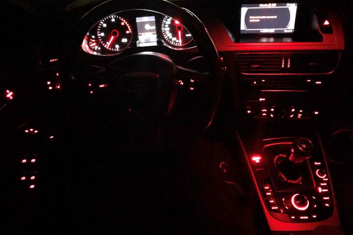 Hvid Audi A4 fra 2011