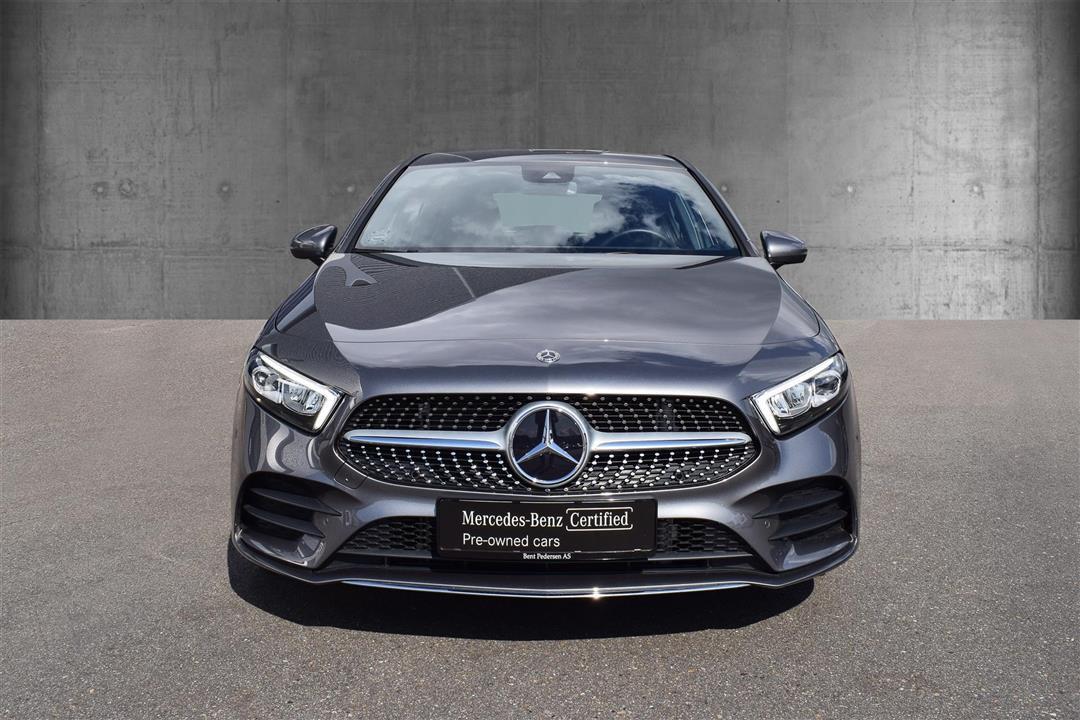 Grå Mercedes A180 d fra 2019