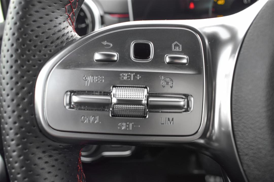 Grå Mercedes A180 d fra 2019