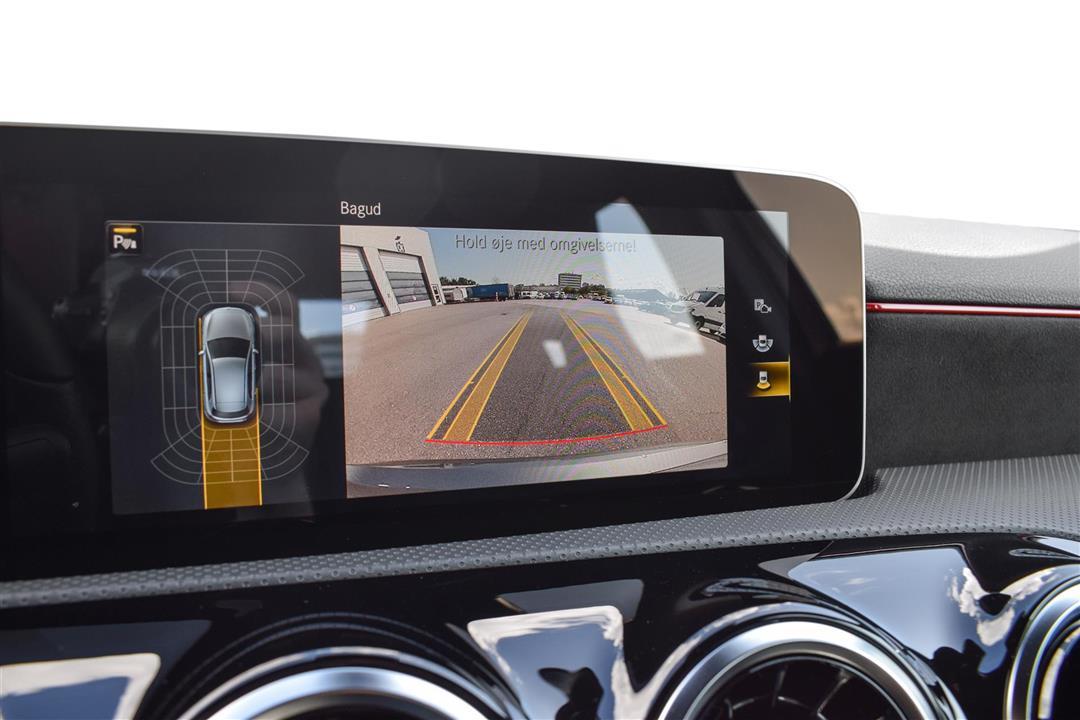 Grå Mercedes A180 d fra 2019